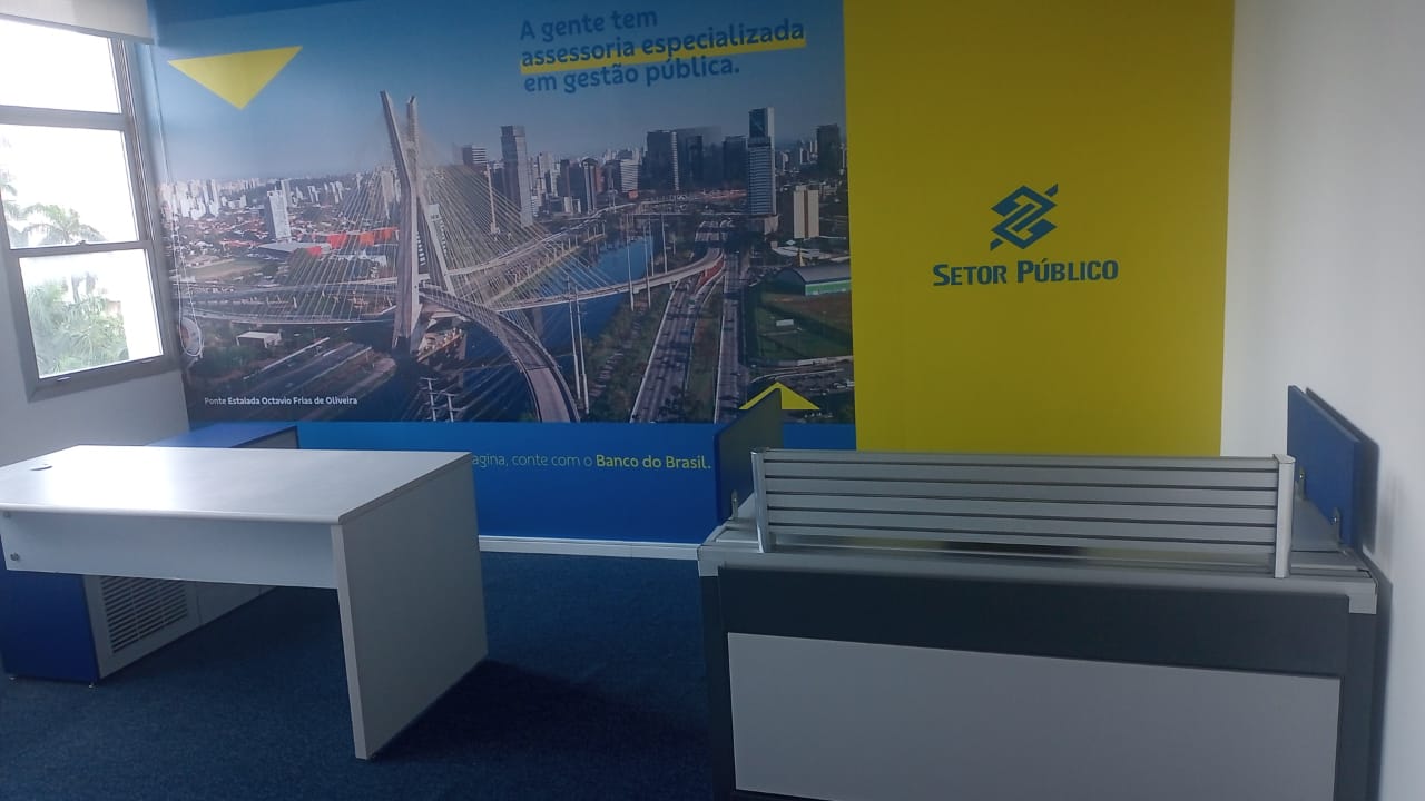 Painel institucional Banco do Brasil instalado